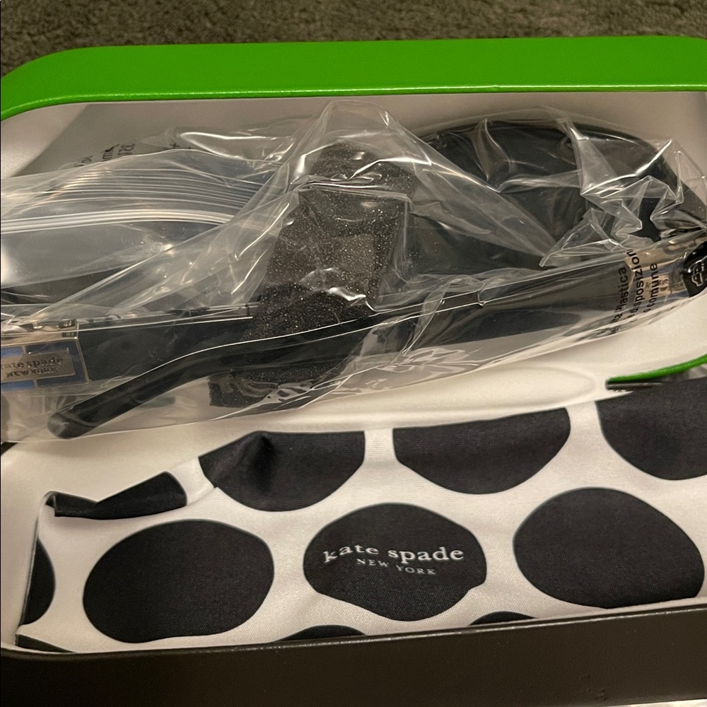 Kate Spade Annika sunglasses - Picture 4 of 6